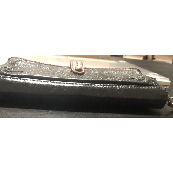 The Sak Iris Wallet Black Leather Smartphone Carryall No strap - Picture 14 of 16